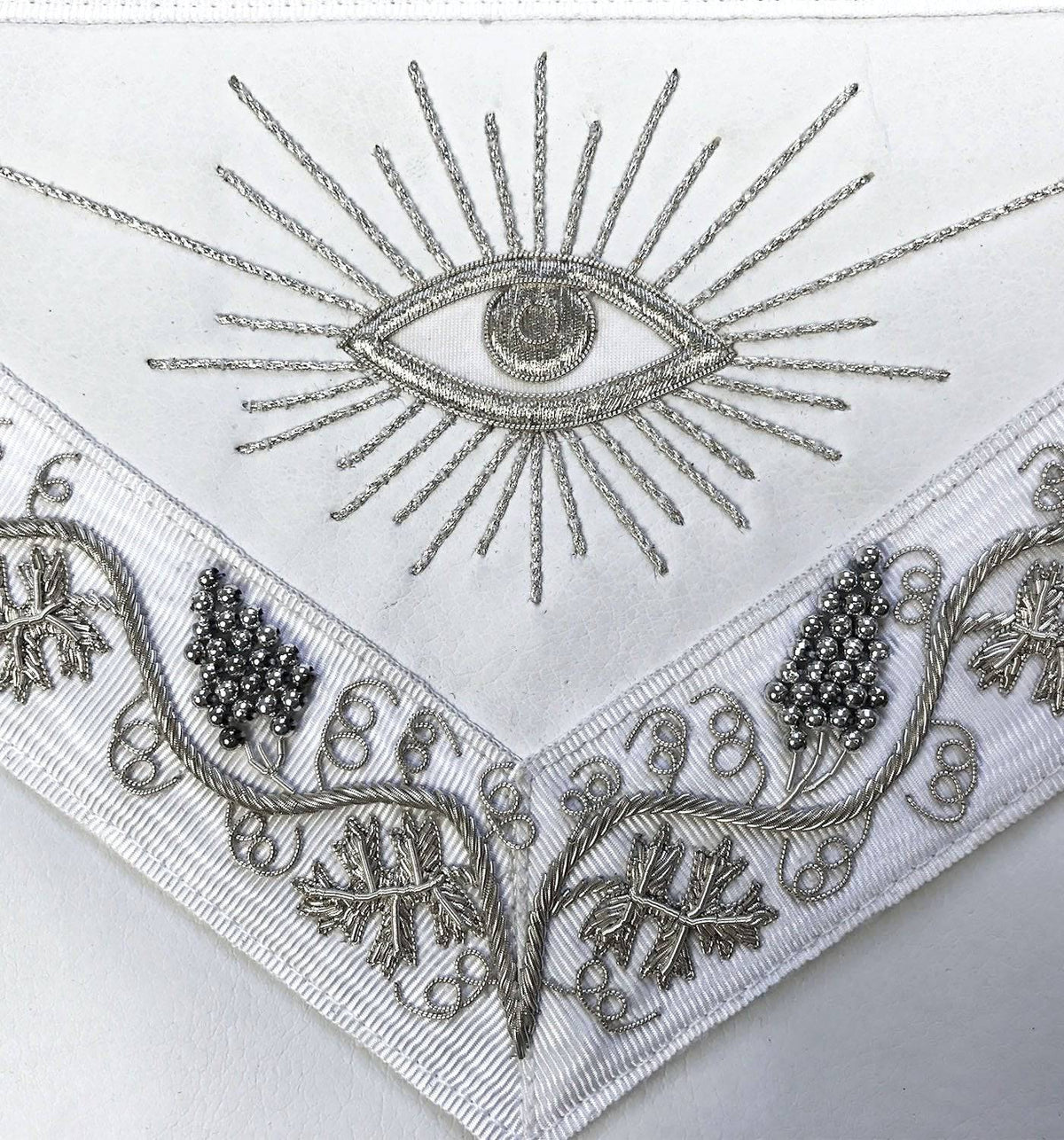 Master Mason Blue Lodge Apron – Quality A White Moire with Silver Embroidery – detail 2