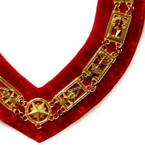 Council Chain Collar – Gold Plated on Red Velvet – detail 2