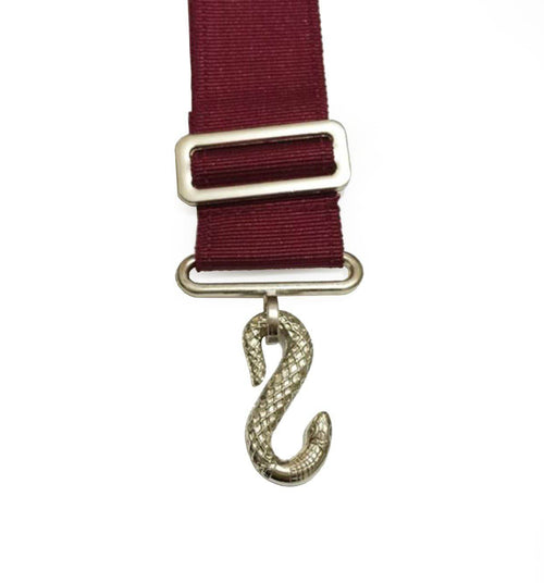 Universal Apron Belt Extender – Maroon Belt with Silver/Gold Clasp – detail 2