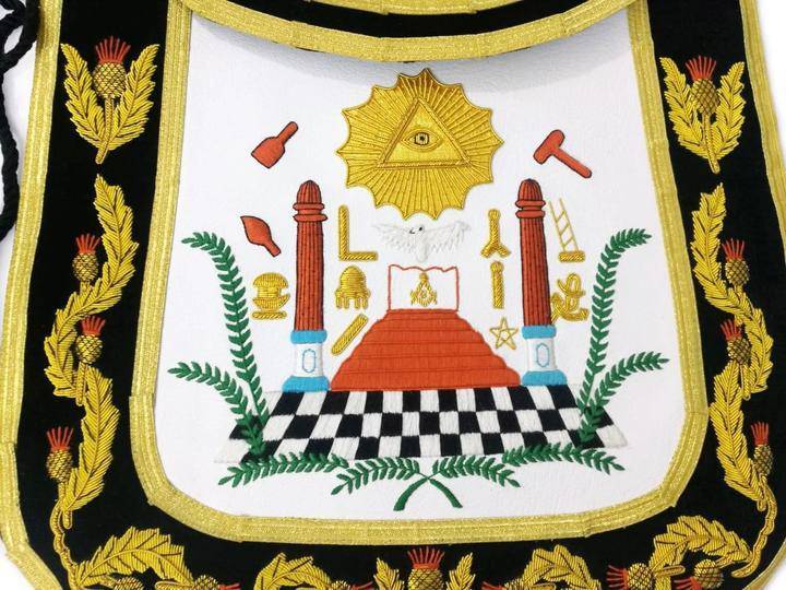 Masonic Exclusive Master Mason Apron – Black Chenille Square & Compass G – detail 2