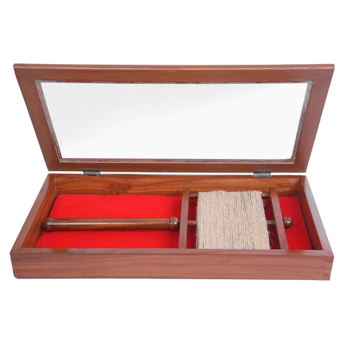 Universal Skirret – Wooden Box – detail view